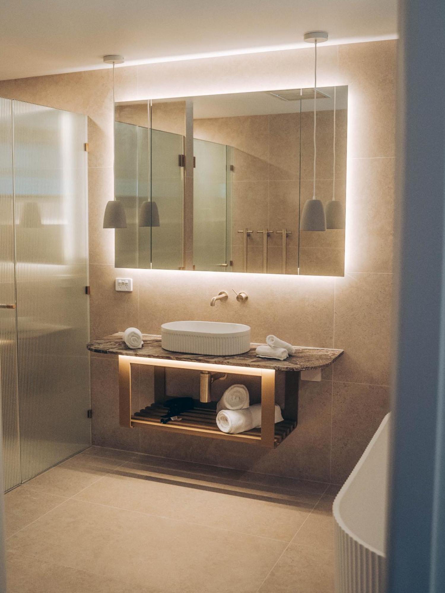 Risby Cove Boutique Hotel Strahan Εξωτερικό φωτογραφία