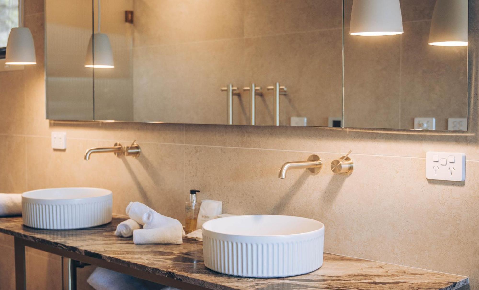 Risby Cove Boutique Hotel Strahan Εξωτερικό φωτογραφία