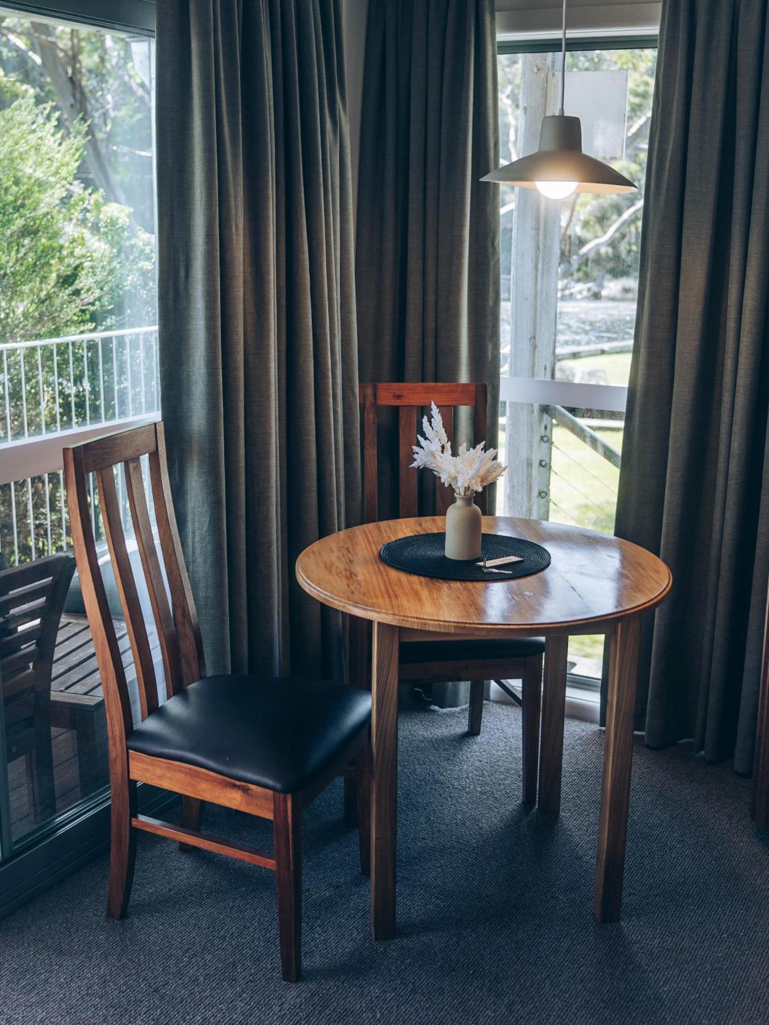 Risby Cove Boutique Hotel Strahan Εξωτερικό φωτογραφία