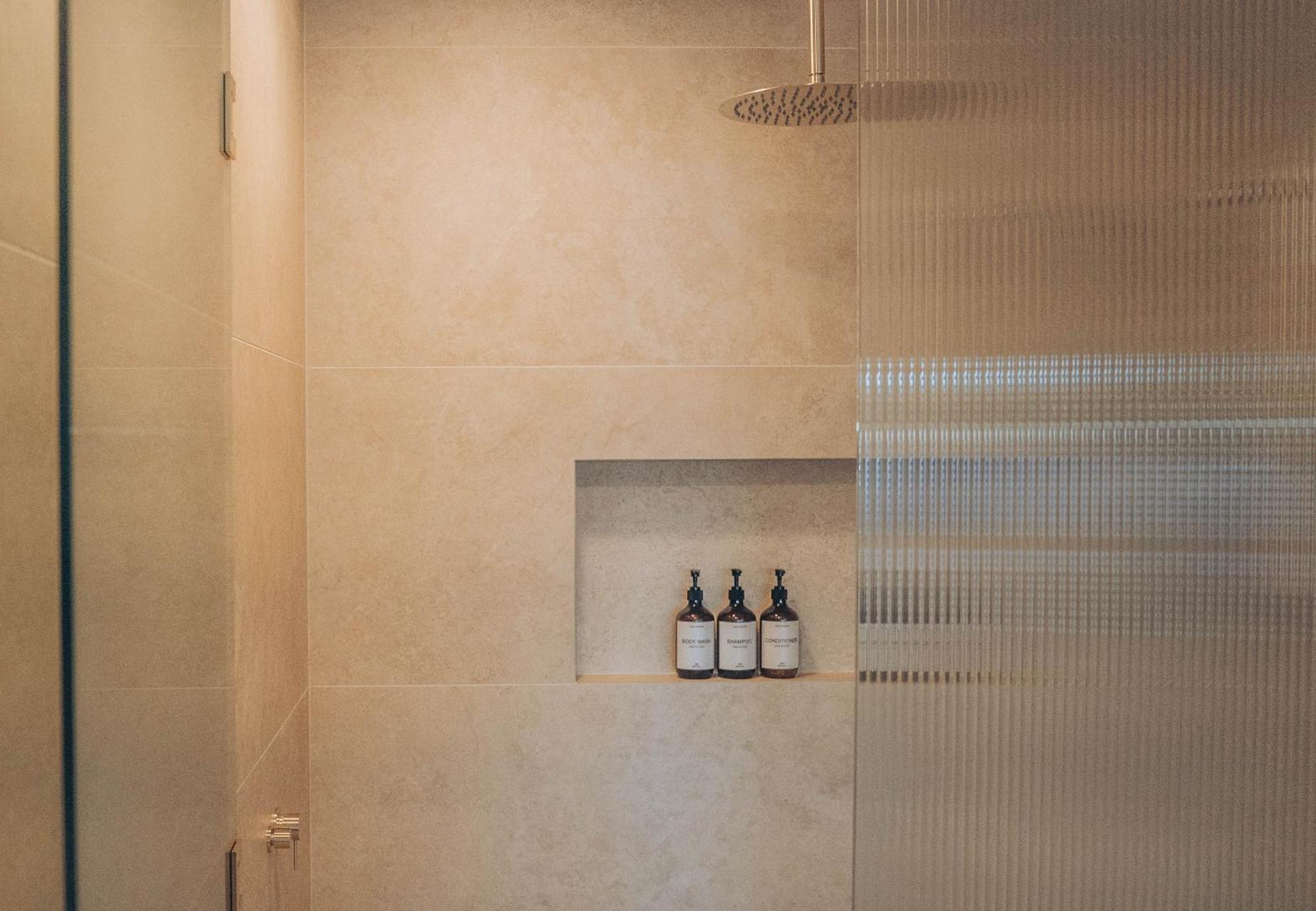 Risby Cove Boutique Hotel Strahan Εξωτερικό φωτογραφία