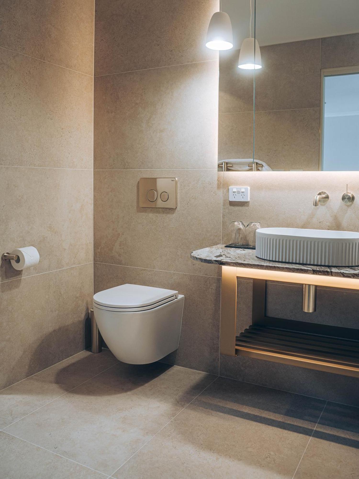 Risby Cove Boutique Hotel Strahan Εξωτερικό φωτογραφία